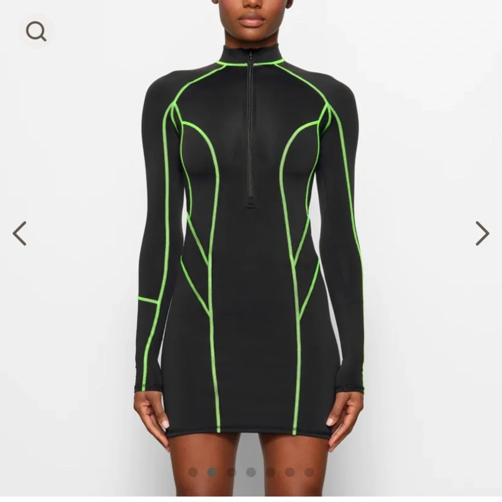 SKIMS ROSALÍA CAPSULE MOTOMAMI CONTOUR MOCK NECK MINI BRAT DRESS - Picture 1 of 7